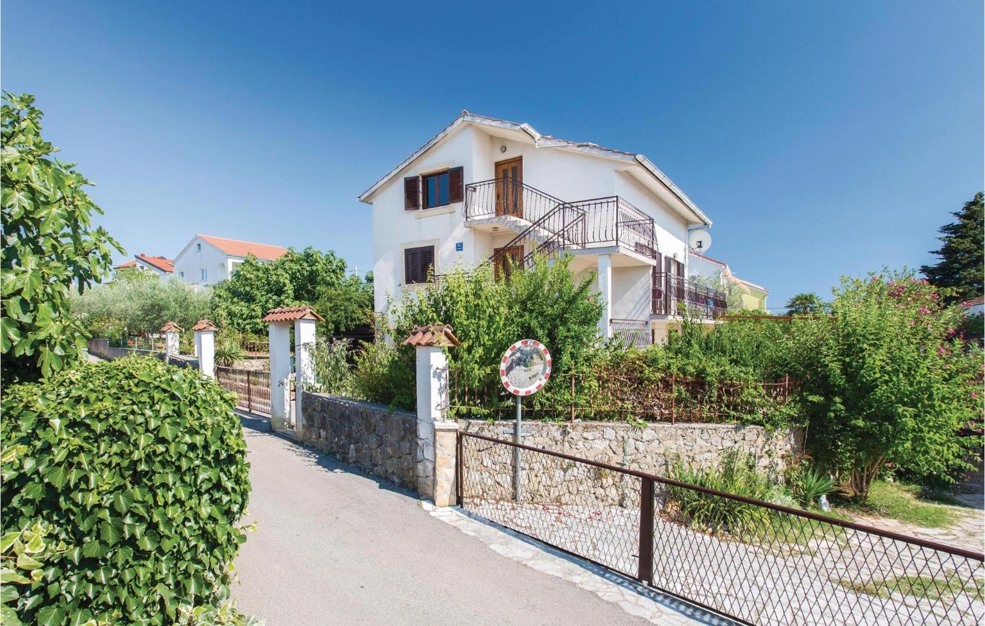 Lovely Apartment In Krk With Kitchen Brzac Luaran gambar