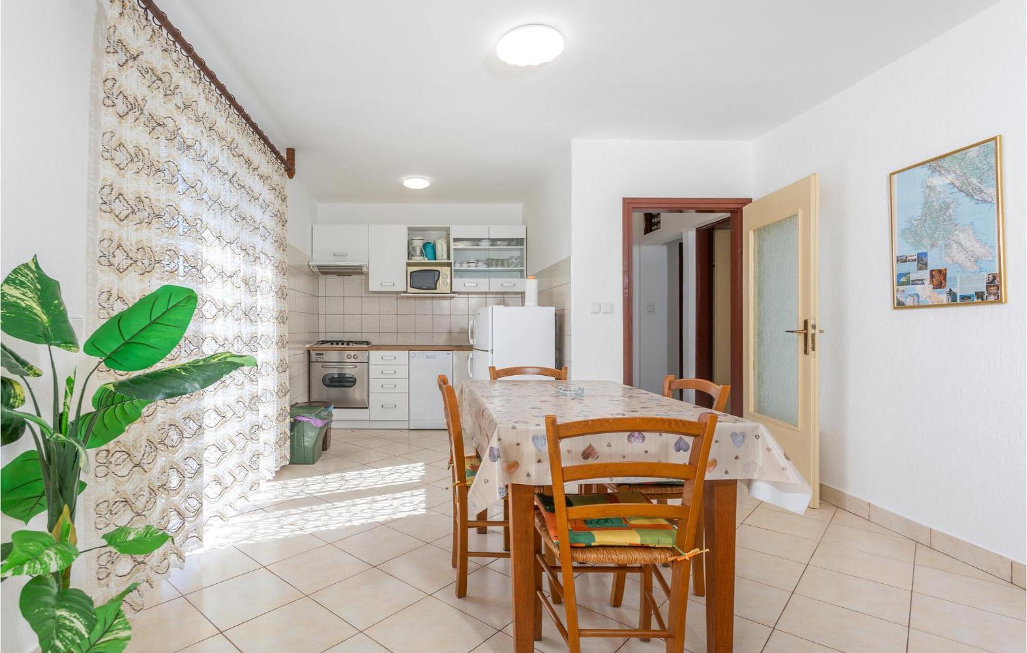 Lovely Apartment In Krk With Kitchen Brzac Luaran gambar