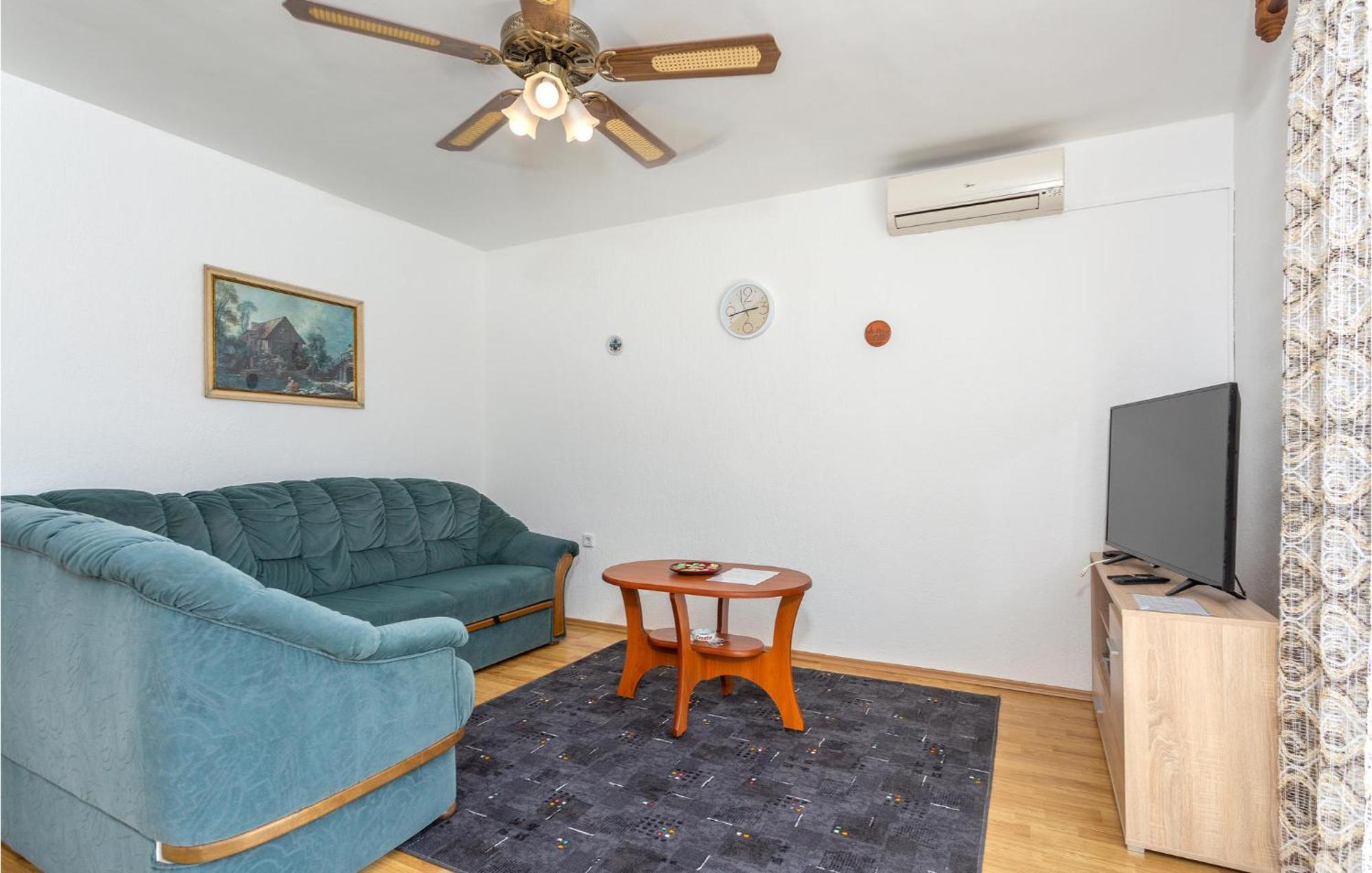 Lovely Apartment In Krk With Kitchen Brzac Luaran gambar