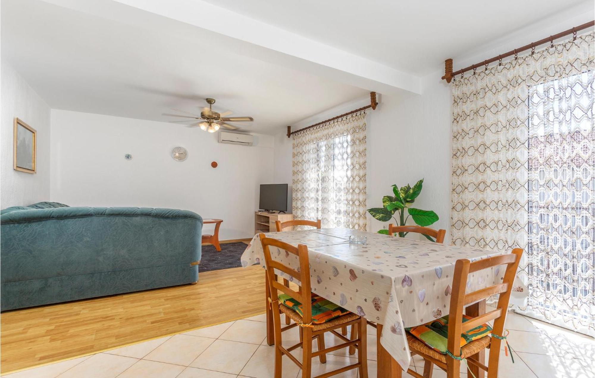 Lovely Apartment In Krk With Kitchen Brzac Luaran gambar