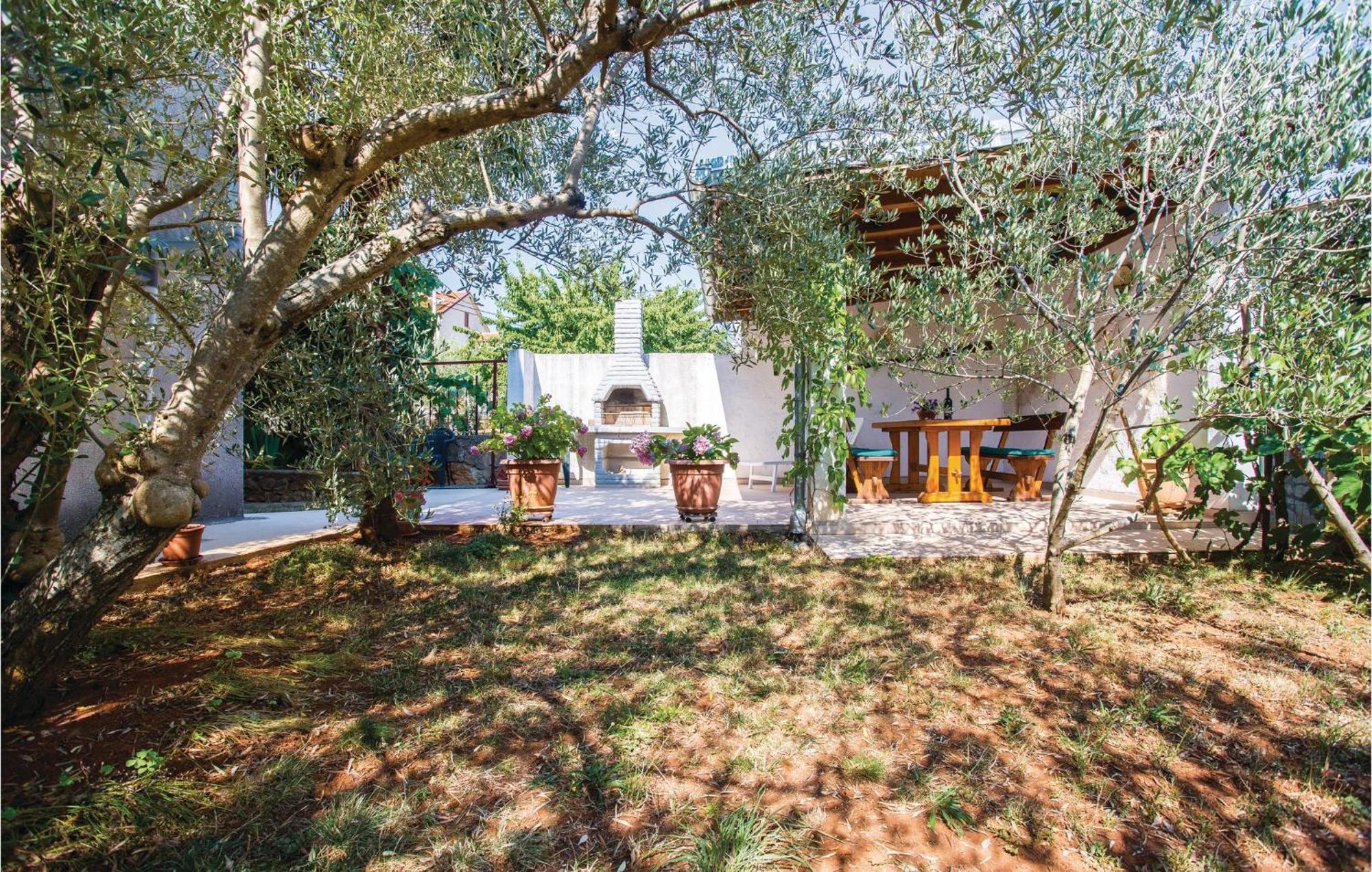 Lovely Apartment In Krk With Kitchen Brzac Luaran gambar